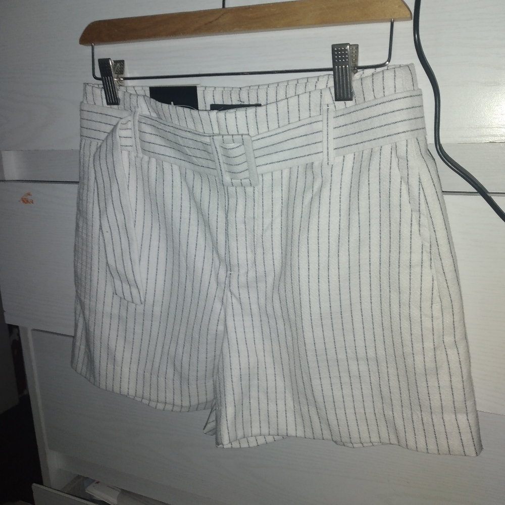 BANANA REPUBLIC SHORT - Picture 6 of 16